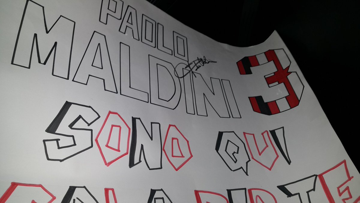 judiemakki's tweet photo. Waking up to this. 😭😭❤❤❤❤❤❤❤
#PaoloMaldini #magicfutsal @FALebanon https://t.co/C2gx65OAuj