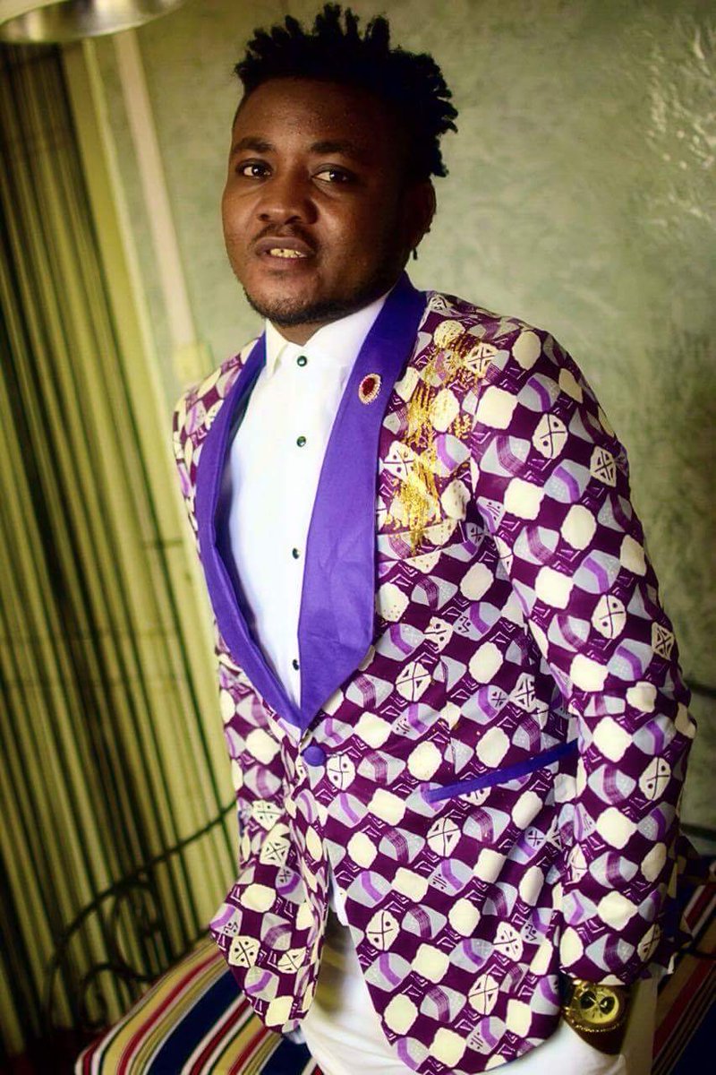 nash_nadine's tweet photo. #retrocarpet #fashionblogger #afrodesigner #catwalk237 

Nermos le kamsi nominé veste désigned by Maryel Fautier https://t.co/EUWmD8sC6C
