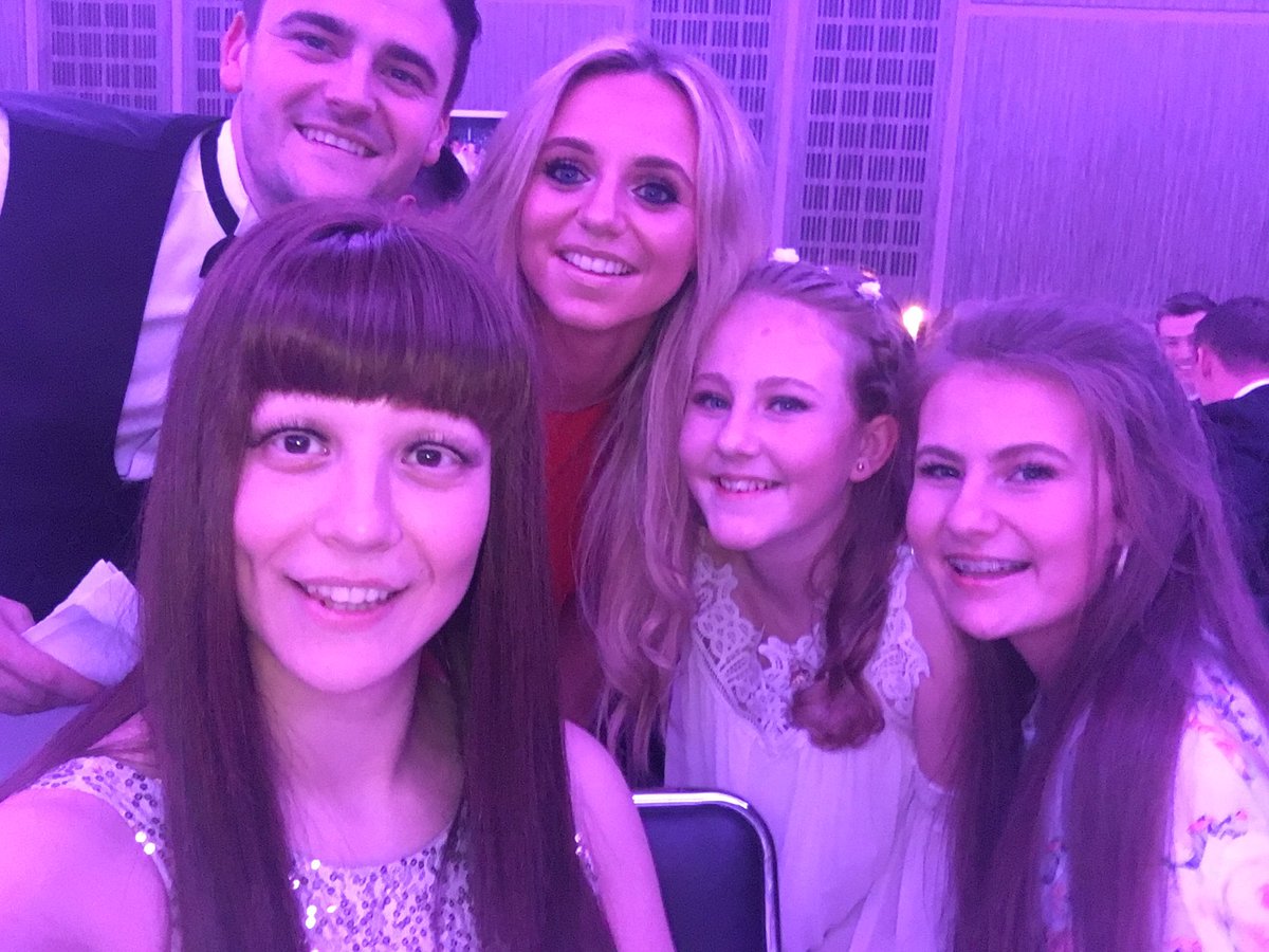 katyharman_xx's tweet photo. ❤️❤️ #masqueradeball #brainandspinefoundation ✨ https://t.co/v68DH9FiaF