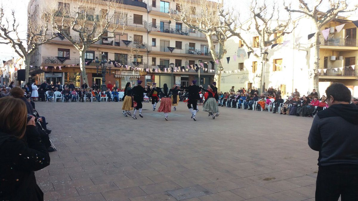 EsbartCatala's tweet photo. Records de Carnaval'17a Mataró i Sta.Maria de Palautordera! #somdelcatalà #jafaunasetmana #carnaval17 https://t.co/m5dJetQTbZ