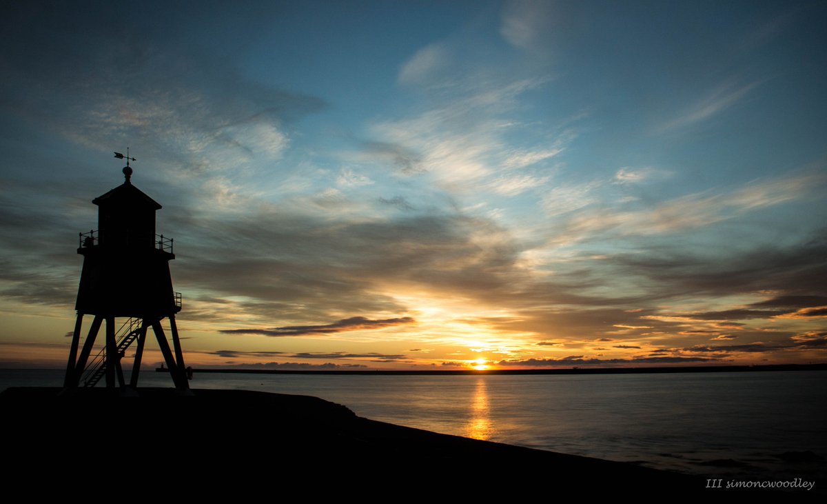 simoncwoodley's tweet photo. "Tranquil Dawn" @SouthShieldsUK @NorthEastTweets @EarthandClouds @photoweather1 @500pxrtg @Waltika @onedayatatime74 @xandaolp @ajsg #sunrise https://t.co/6lElpYzOBT