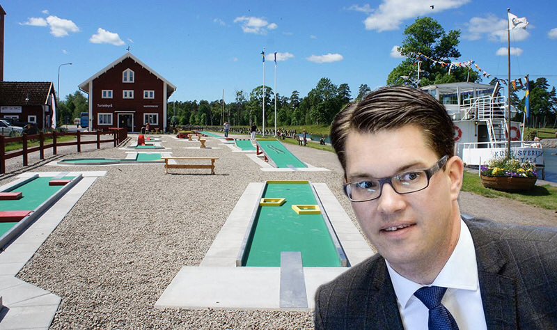 inzoomat's tweet photo. Åkesson öppnar exklusiv minigolfklubb i Sölvesborg. https://t.co/NpOrCQ3p6c #svpol #sd #golf #minigolf https://t.co/eP7yQ2gGN6