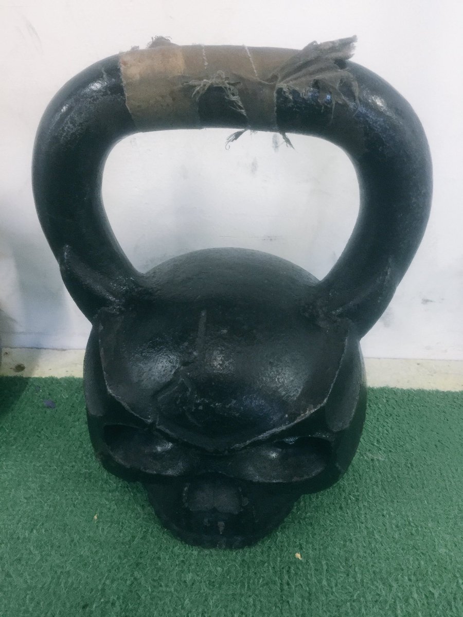 Jody__Bear's tweet photo. Another Sunday morning with Steve. He's my bae #fitfam #girlswholift #kettlehell https://t.co/GaxOA6c4BA