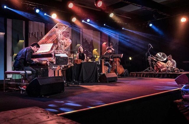 simakDialog tweet media