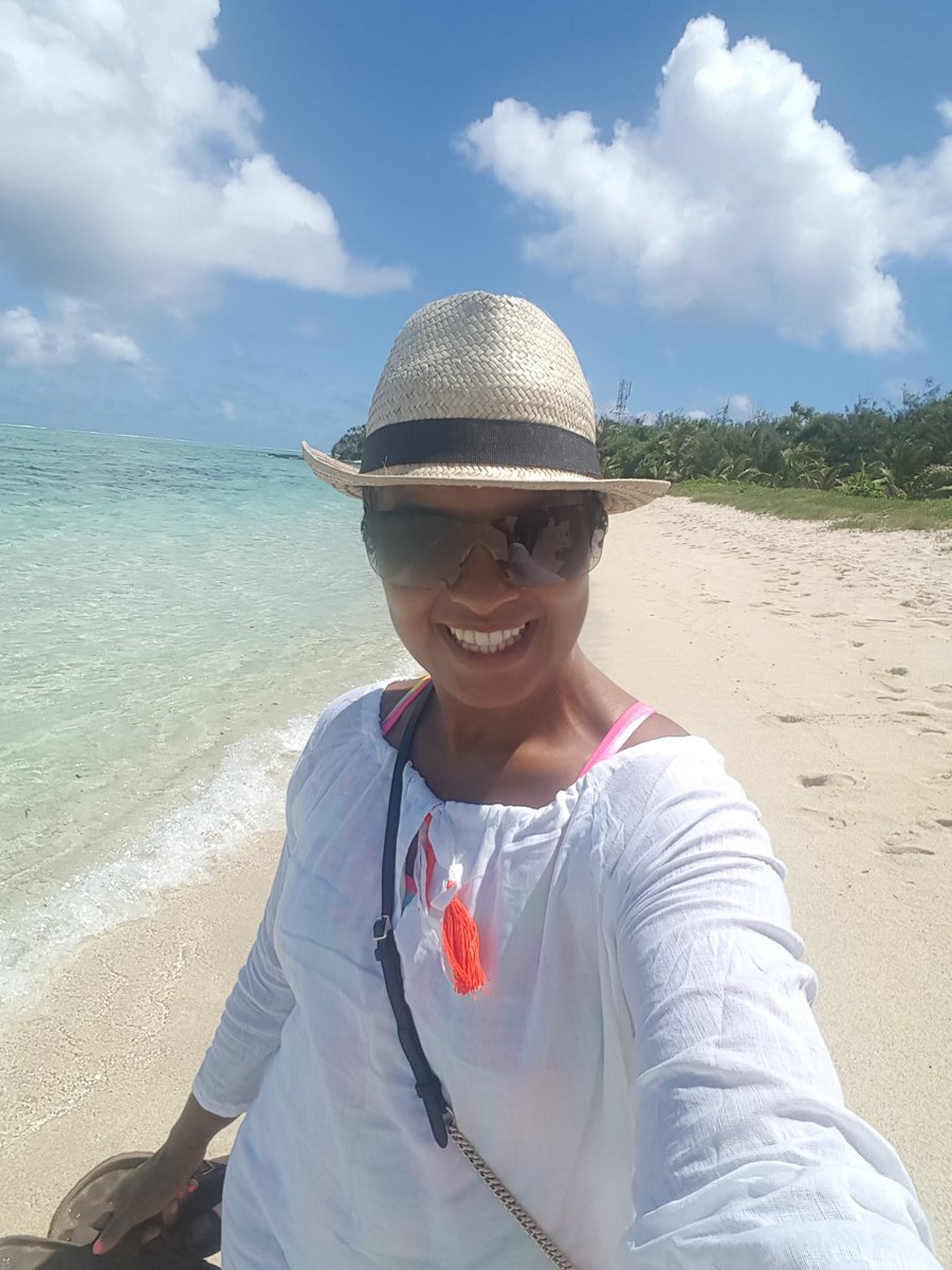TTRaceThePlanet's tweet photo. Great fun today with @HappyTremayne whilst on day 7 of our cruise trip. #mysteryisland #vanautu https://t.co/GWnFFmAPwX