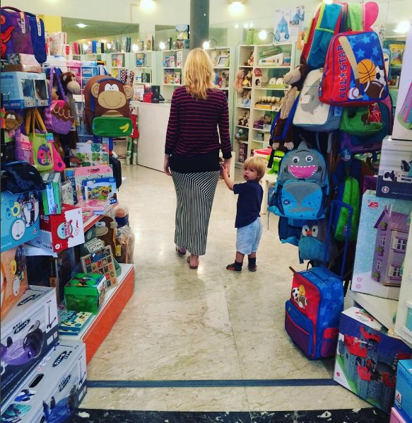 JBR_AE's tweet photo. Your child's local book store in rimal! #ReadNEnjoy Repost from: Laurabuckwell https://t.co/RHwmr54VaI
