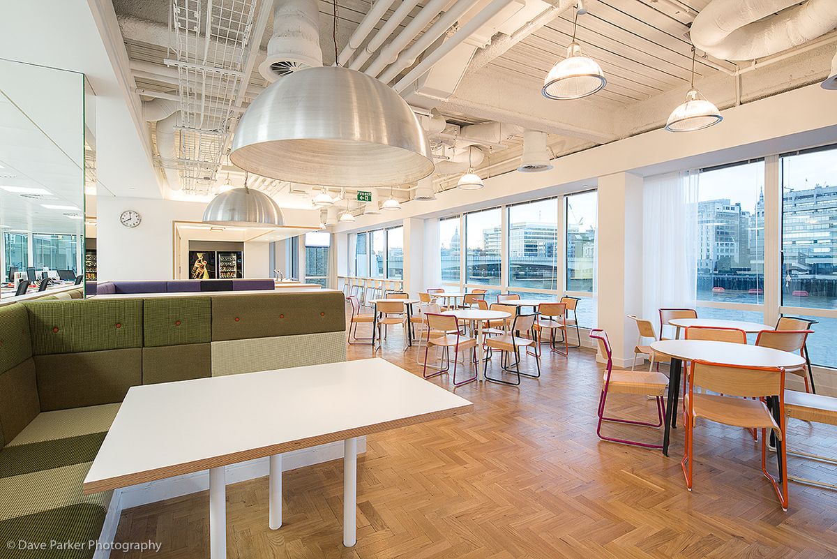 ArchinectUK's tweet image. Charles Tyrwhitt offices fitted out with WorkHouse Collection products j.mp/2mil4o4 @WorkhouseColl #archinectukproject