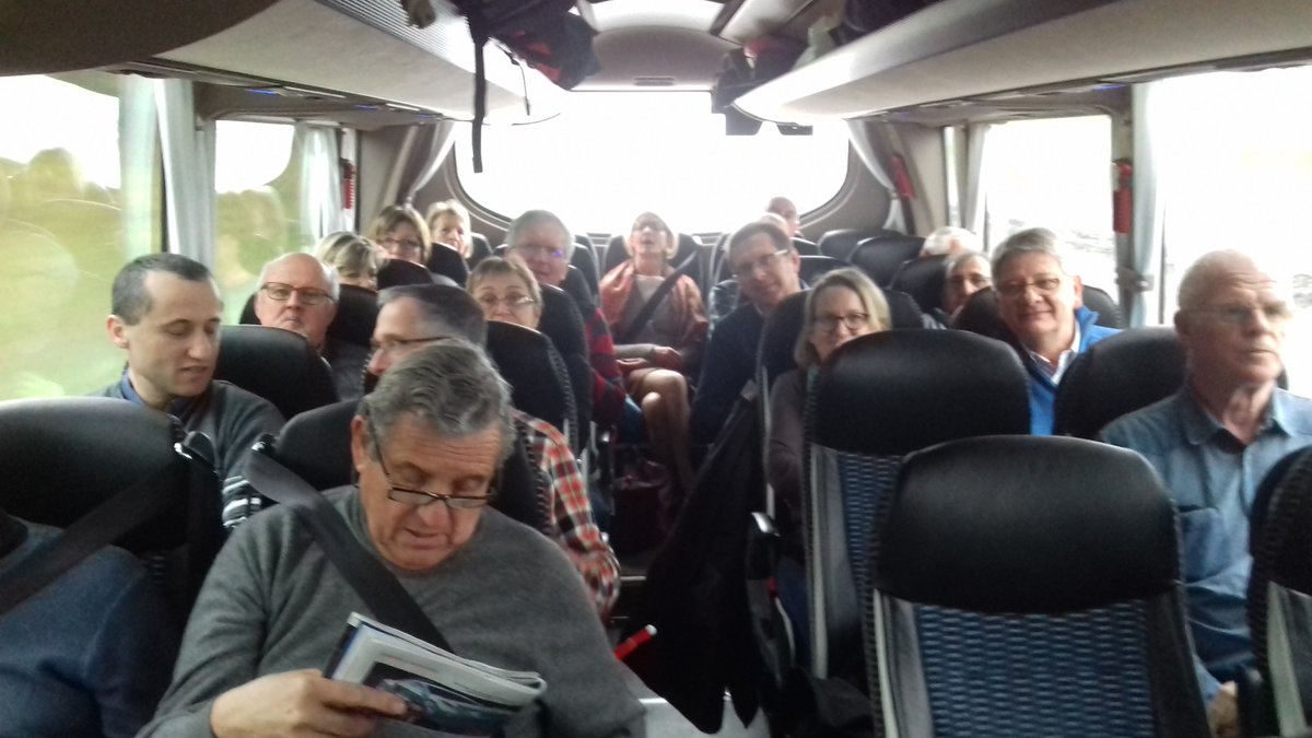 STBVN's tweet photo. Messieurs @bretonxavier et  @damienabad : le département de l'ain sera représenté !  #FillonTrocadero https://t.co/hT2Ao1OE1X