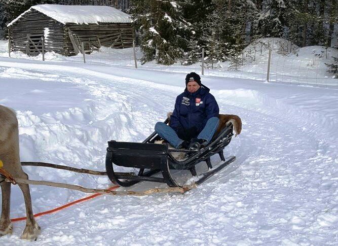 <a href="/LPViesti/">LP Viesti</a> valmistautui <a href="/WovoRovaniemi/">WoVo Rovaniemi</a> -otteluun poroajelulla. Ensin piti porot syöttää, jotta jaksavat vetää myös raskaan kaluston osaston😁