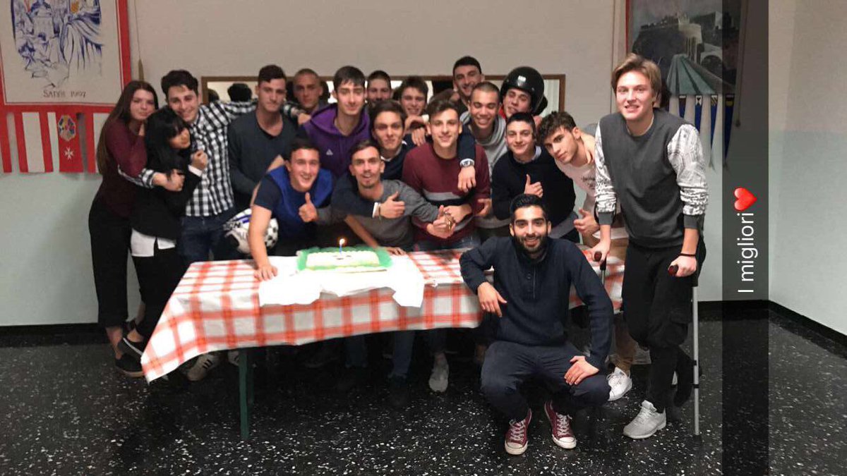 PintaGabri99's tweet photo. #18Colo #degeneratafintroppo #gruppone https://t.co/1BZIyXiFA8