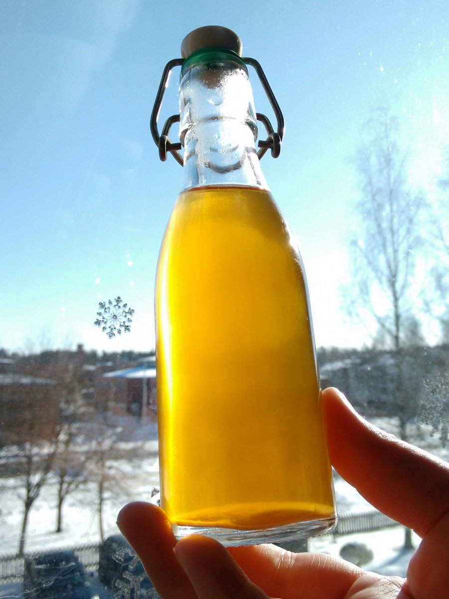 Toveri toivoi karonkkaansa "vaaleeta, helppoa muttei tylsää". Saa nähdä miten Pekko-humaloitu pale ale toimii.