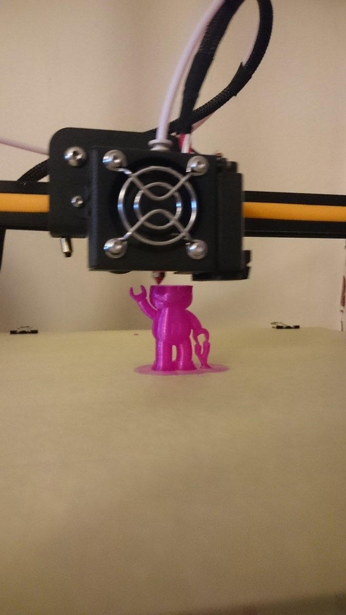 Bugman_140's tweet image. @SpannerHands3D The smallest print so far off the CR-10. A #Spannerbot for @MenacesMum car dashboard.  #HappyWifeHappyLife #3Dprinting