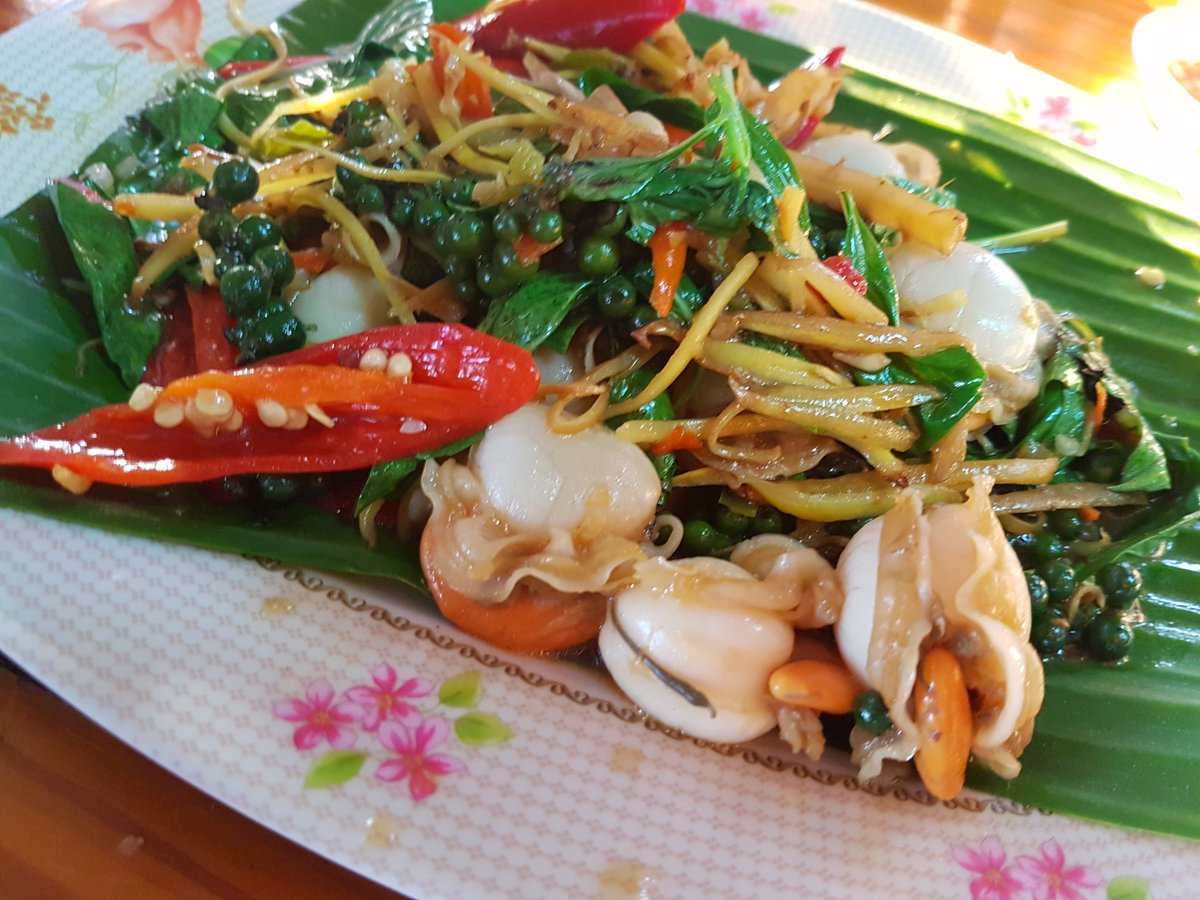 pokpong_pp's tweet photo. มาหัวหิน มากินเถอะ ป้าพรน้องหยก เขาตะเกียบ ราคาถูก อาหารทะเลสด และทำอร่อย จะเอาไรอีกกกกกกก #อร่อยไปแดก #รีวิวหัวหิน https://t.co/4BIy6CySAr