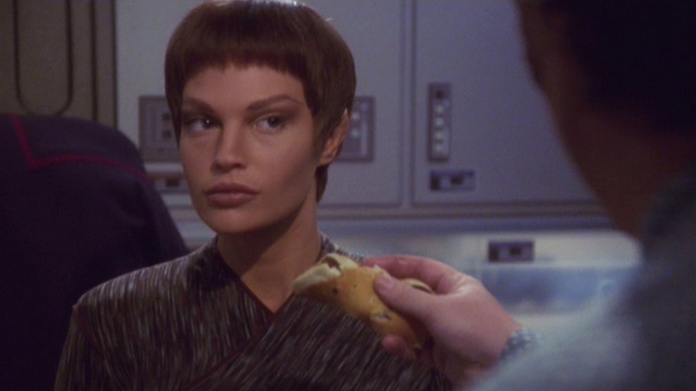 Happy birthday Jolene Blalock.  T\Pol uit Star Trek Enterprise. 