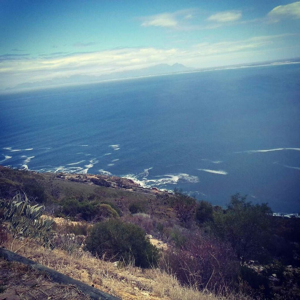 buildtheanswer's tweet image. Give me a mountain, the ocean and the stars and I have everything I could want!
#westerncape #gordonsbay #ocean #mo…