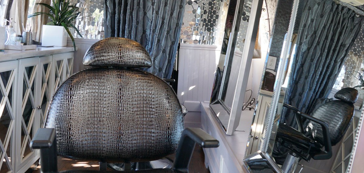 iBarExpress's tweet image. #UpperLipThreading available @ #iBarExpress!
@ #Chevron from 11-4 PM 
2215 El Camino Real, #RedwoodCity | 877-233-4227 (iBar)