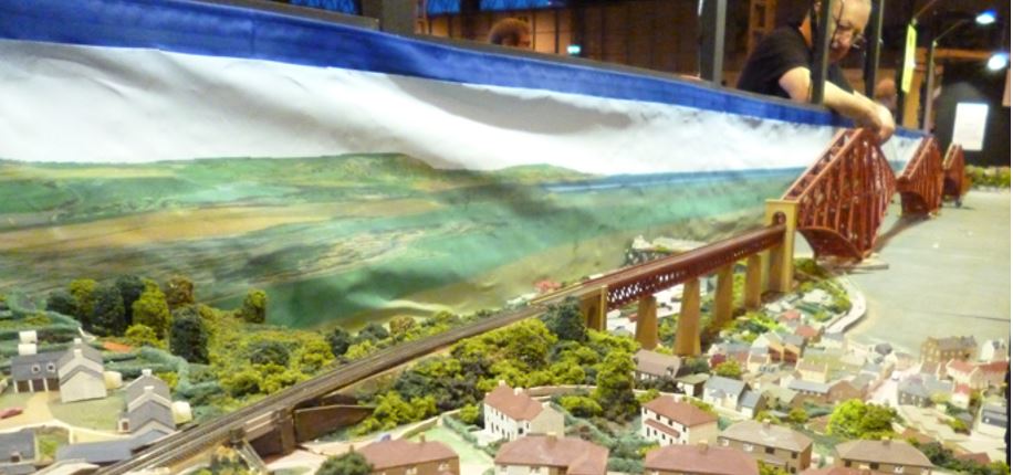 themailtrain's tweet photo. The @Forth_R_Bridge was 127 years old yesterday. The news reminded us of this fantastic layout from #Warley2016 https://t.co/FKCeQWleS7