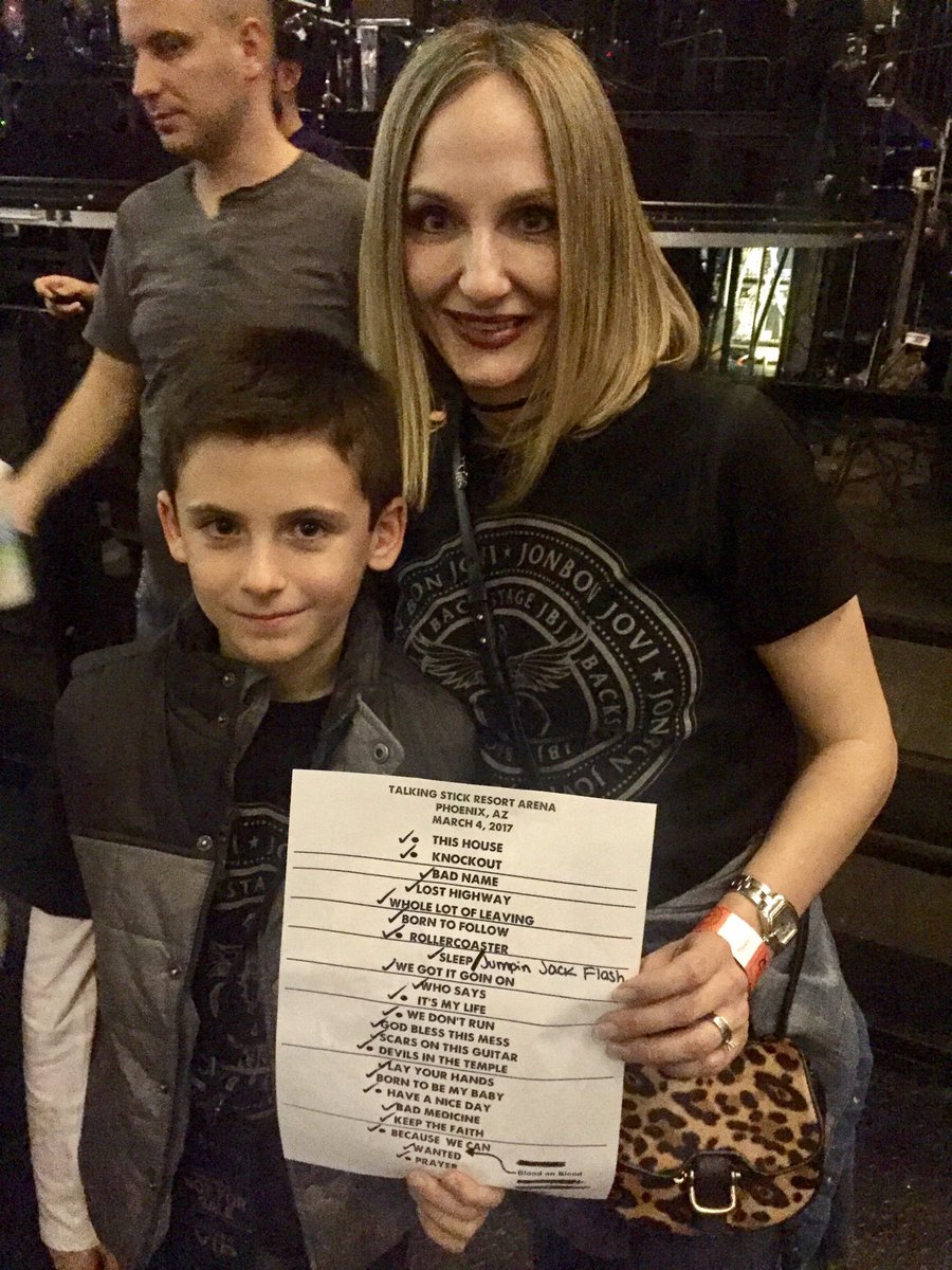 Setlist from last night's show in Phoenix. #THINFStour https://t.co/7sTJ2e6RsA