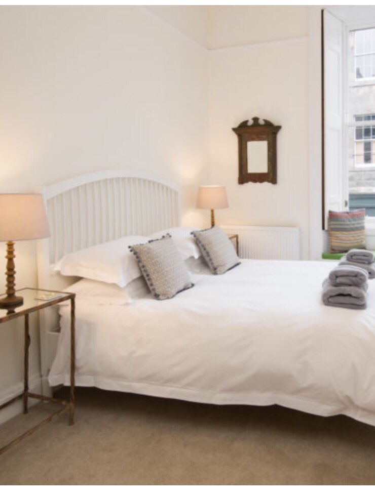 Edinburgh_Place's tweet photo. Comfortable beds, great location #holidayletedinburgh #shortstayedinburgh #sawdays #citybreakedinburgh https://t.co/bseGe2i0ai
