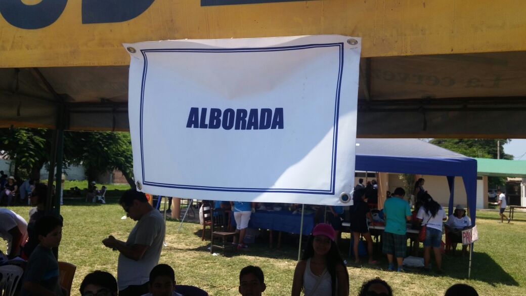 carent_minibus's tweet photo. Trasladando club alborada #huacho #05marzo #carentminibus 😎🚌🏊☀ https://t.co/v5igggtntA
