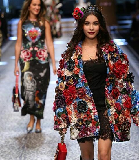BaeCamisbae's tweet photo. This beautiful girl is 18 now.She has a big heart,she is sweet and kind. I love her with all my heart.
Happy birthday💞💜🐶⭐LoveU @madisonbeer https://t.co/WxpPisPlmG