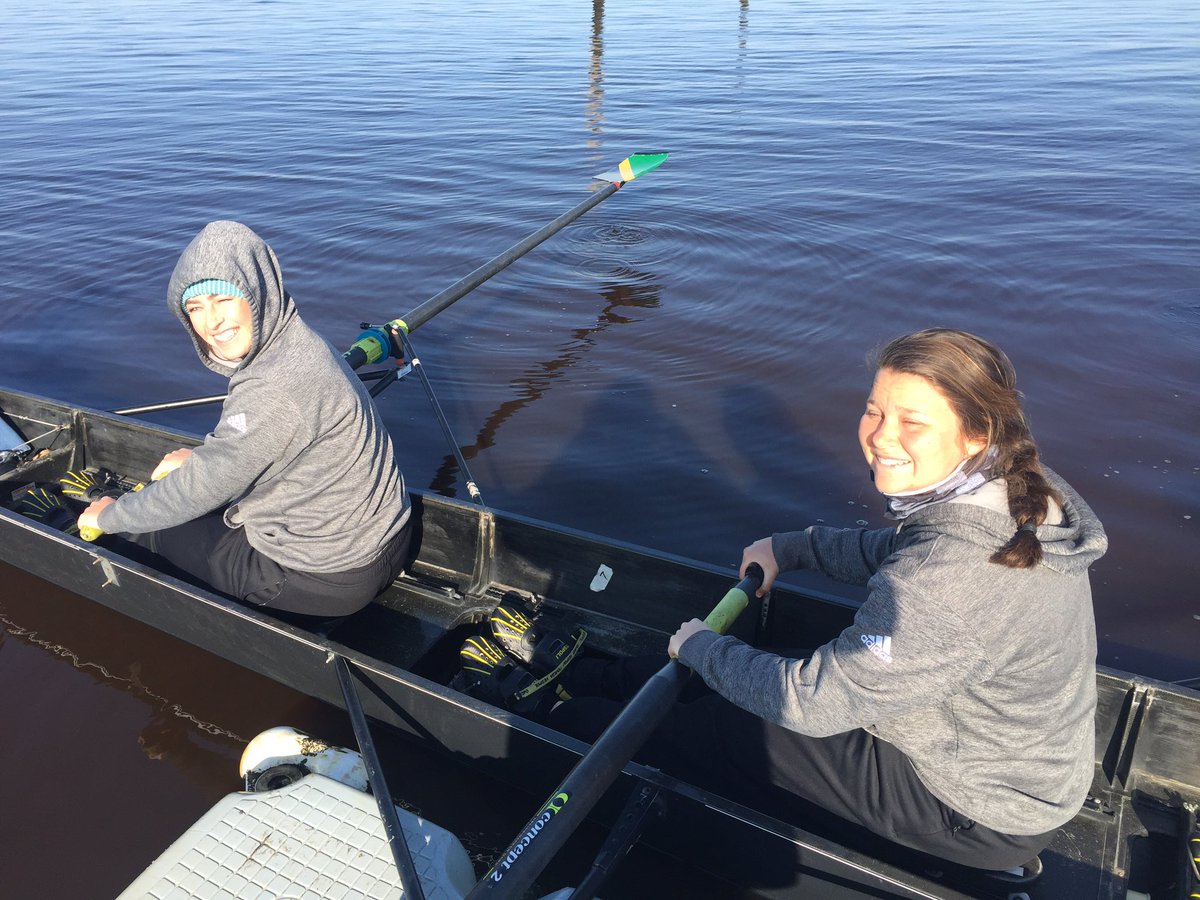 UNCWsoftball's tweet image. @PeyJordan and @LaurelKoontz were almost recruited to join Cape Fear Rowing today #smooth #workedtogether #thatsapitcherforyou 😉✊🏻