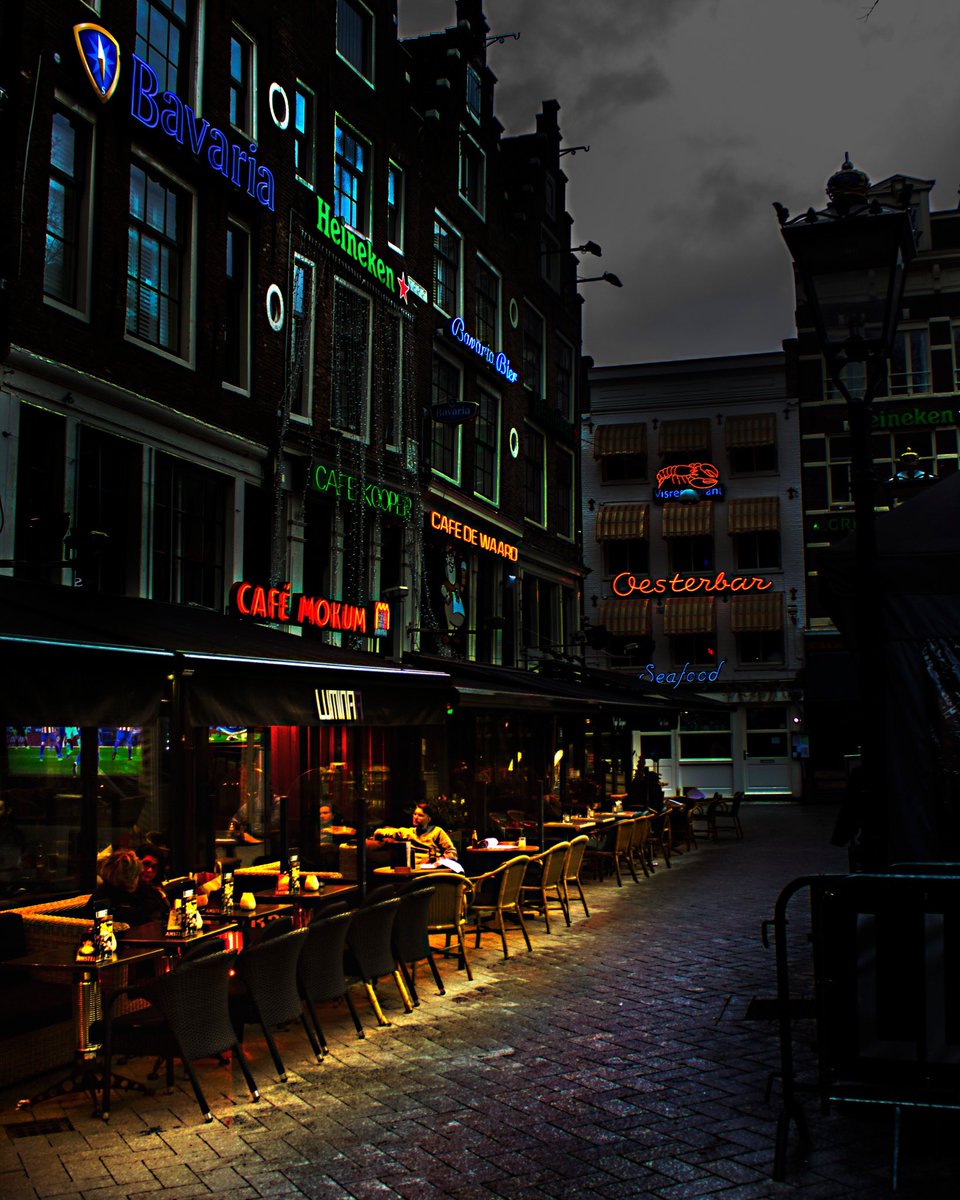 VectorAerial's tweet photo. #amsterdam #cafe scene. I love the #lights! Comment or like

#vectoraerial #canon #streetscene #nh #dusk #beer #neon https://t.co/iI8gh1xtv6