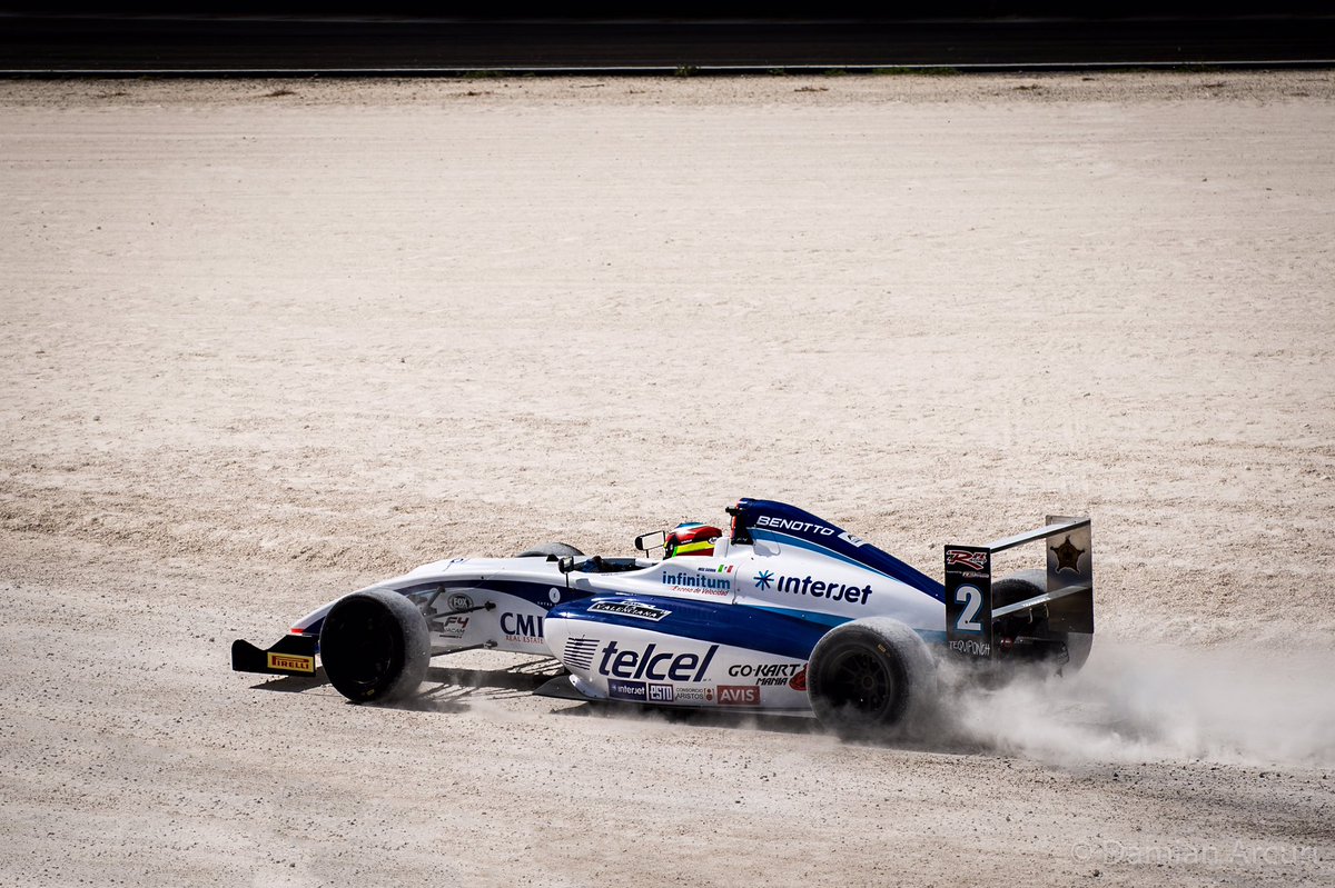 JoseSierra44's tweet photo. 🔥 Eat my dust 🚜💨 #4x4 "don't copy anything, create your own road" 📸 @Damianarcuri #fiaf4nacam #TeamRPL #P1 #racingformexico #F1 https://t.co/uFfPVTyGvJ