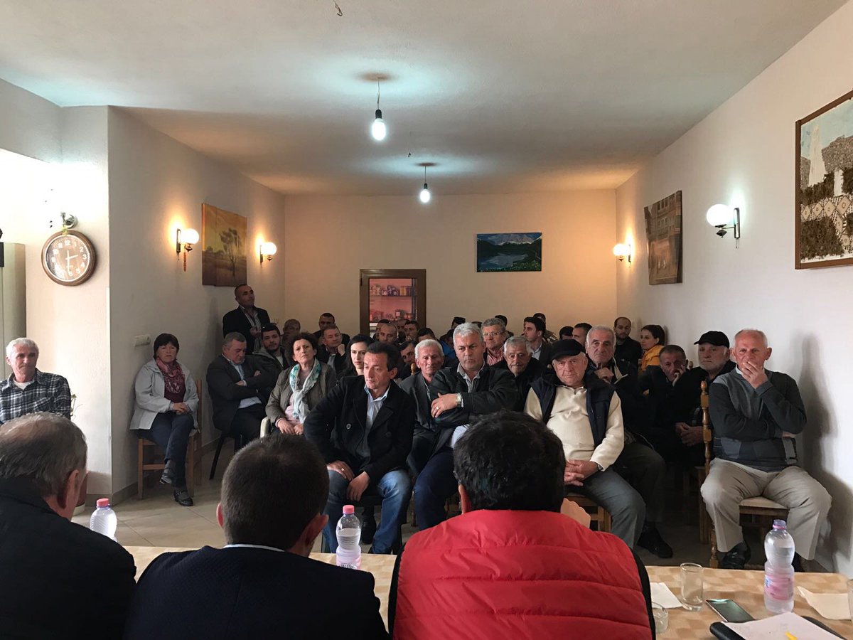 bledicuci's tweet photo. Takim me Asamblenë e PS në fshatin Kakos,njësinë administrative Lunxhëri,Gjirokastër. https://t.co/JkmpnCCQoJ