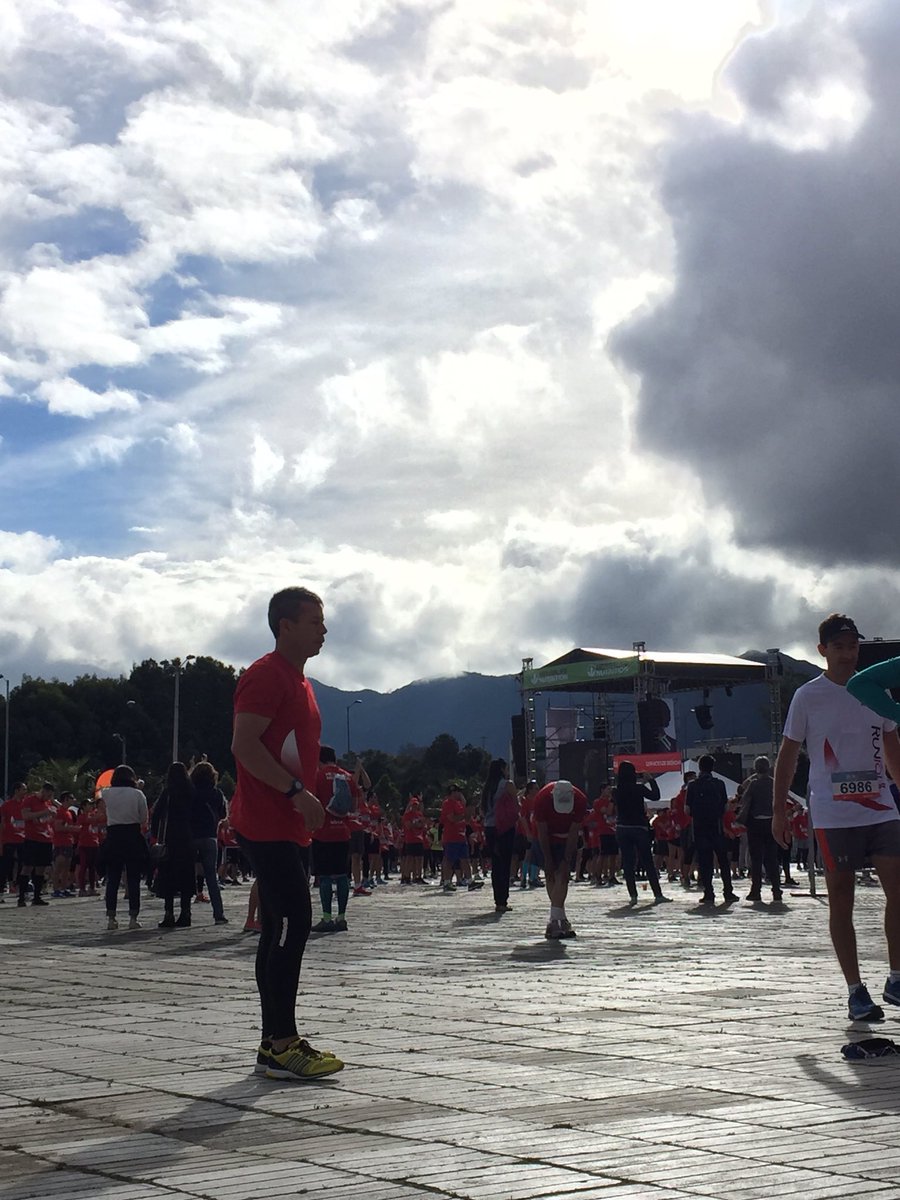 MoniParadaLL's tweet image. #RunTourAvianca my first 6,2 miles running event after my knee injury! #RecoveryUpdate