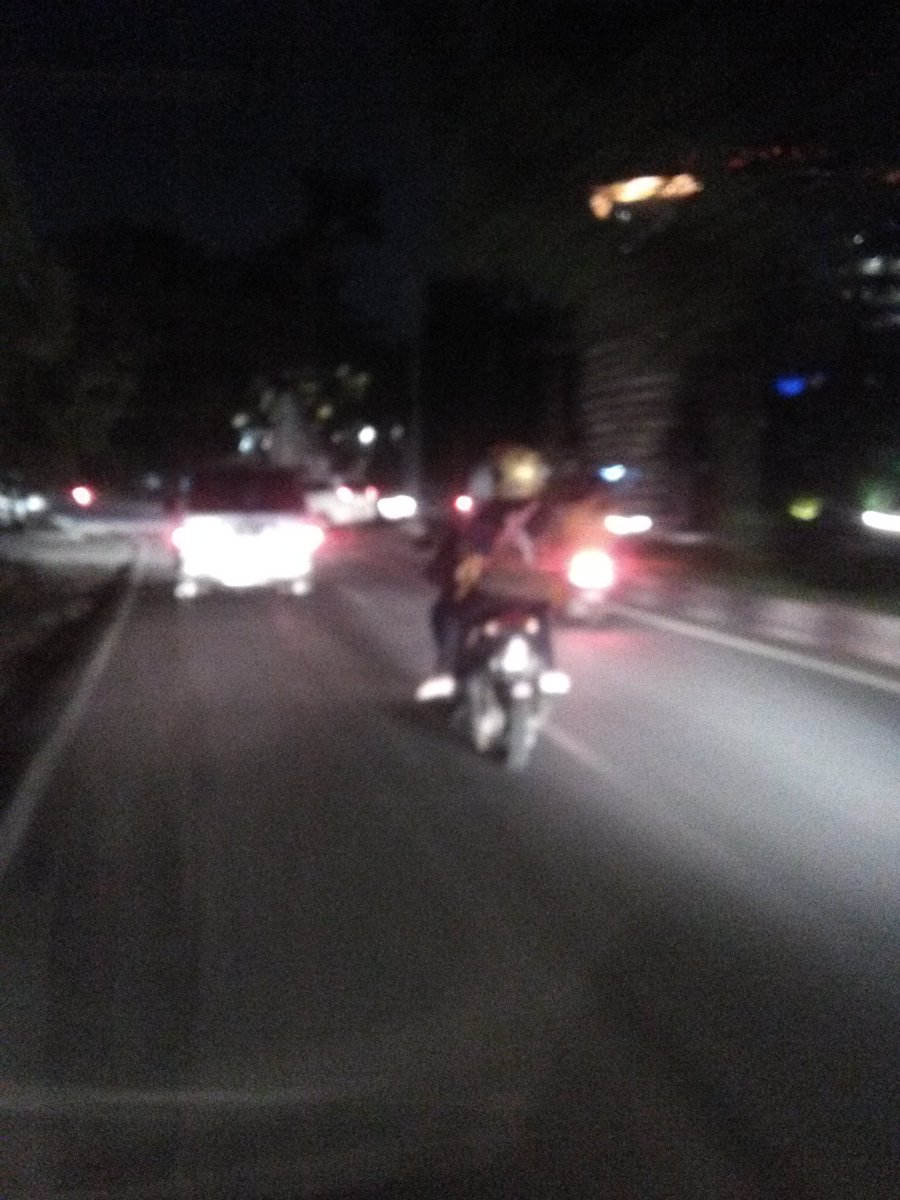LilisAgata's tweet photo. Pukul 20.06 jln Raya langsep Malang terpantau lengang-AgataBC4
@Edunewsfm @official_itv #trafficmalang https://t.co/NYXzuZKMSY