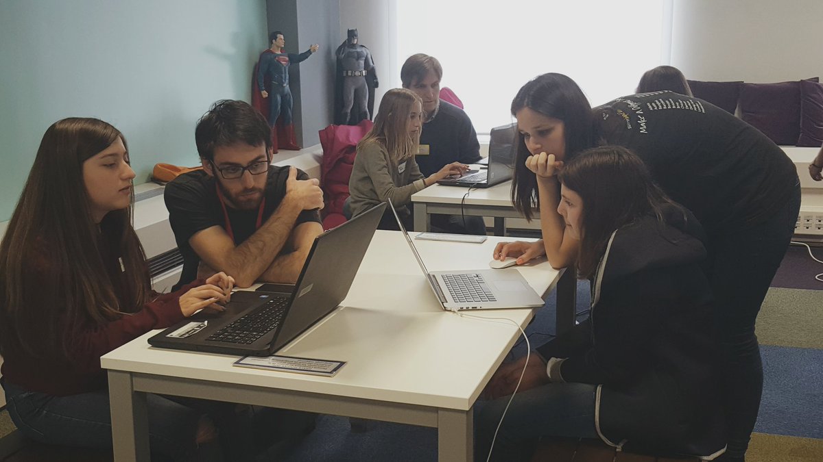 GirlsInLab's tweet photo. Y, como ya es habitual, gracias a @somideots por hacer de talleristas. ¡Su colaboración constante no tiene precio! #TechGirlsAdventure https://t.co/jveY6z4wpE