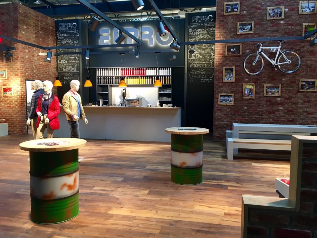 GoldschatzKaffe's tweet photo. And our coffeebar for Elpro at @EuroShop fair 2017. As well with a Boxer from @rocketespresso #Barista #Catering #coffeebar #espresso https://t.co/izXWjc4lIz