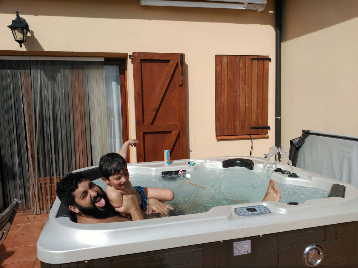 sansanal's tweet photo. Relax time after #geekHackathon https://t.co/ecwxUaZuSw