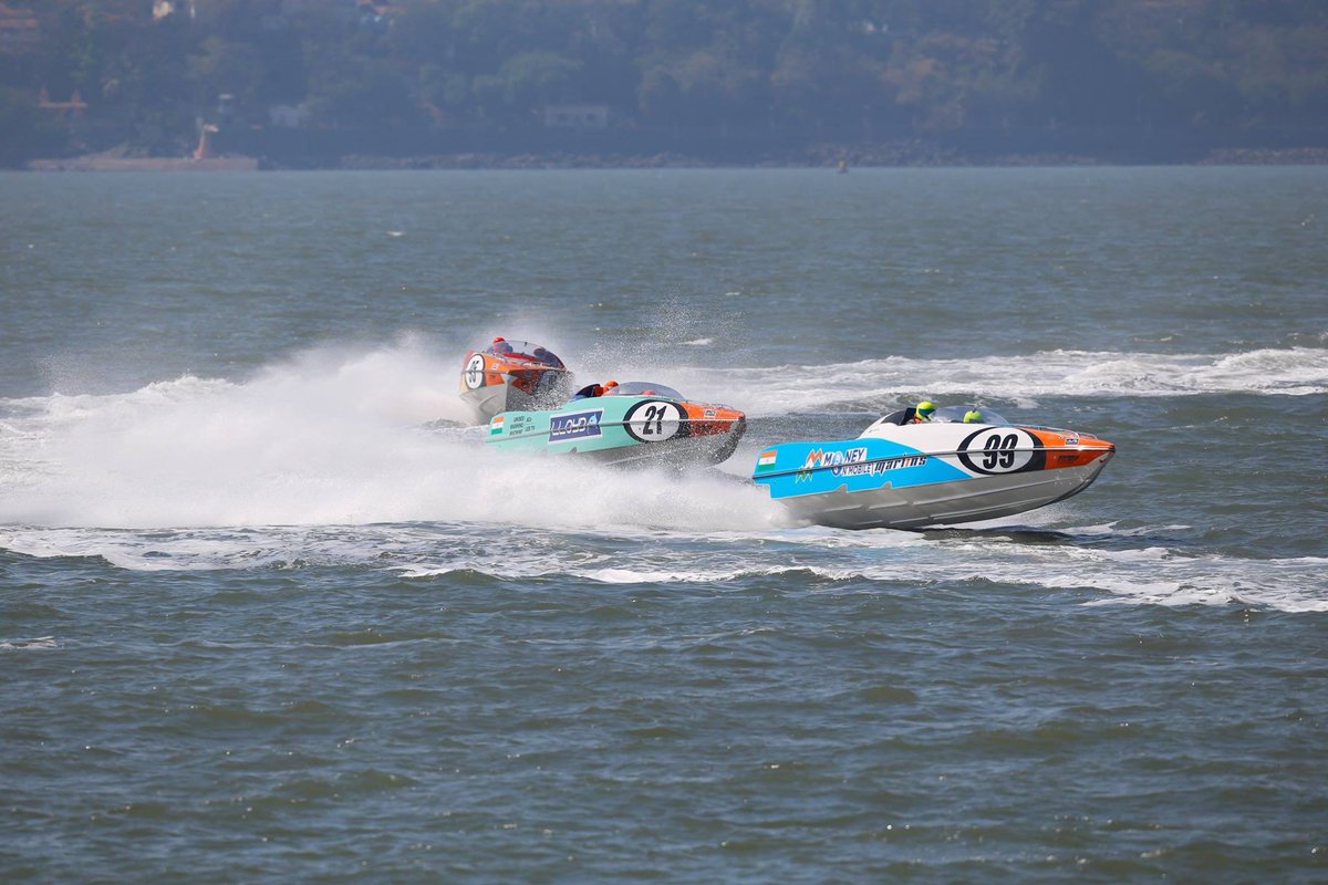 anandmahindra's tweet image. Terrific to see these #P1panthers tear up the sea in Mumbai. Look forward to partnering @P1India to build these here. #makeinindia