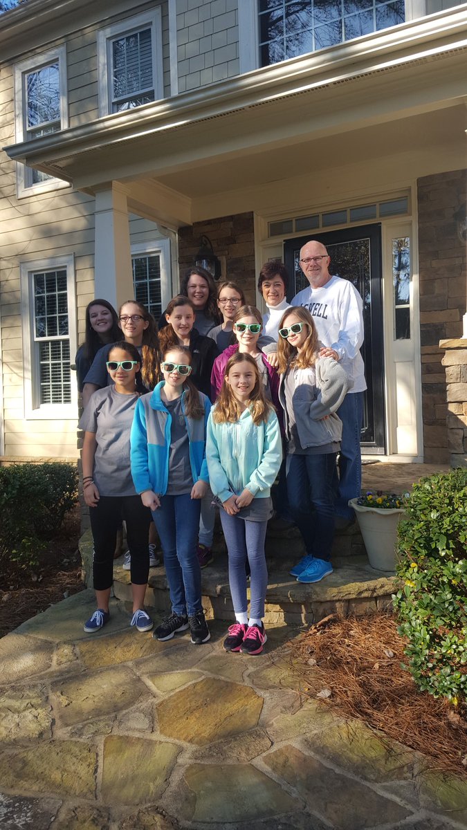 johncpowell61's tweet photo. @kimpowell29 &amp; I were so Blessed to host these amazing students.Thank You @Randa10Denise @lizzwwilson for great leadership @SalemStudentMin https://t.co/HeYNbP0sqH