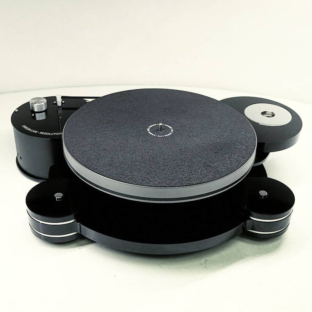 Combining superb sound quality and aesthetic elegance, the Resolution MK3-2 turntable is d… ift.tt/2mpN2hJ