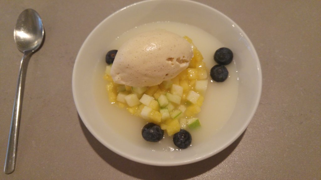 LaConsiglieria's tweet photo. ...#SweetEnd...#macedoniaegelato #cannoloscomposto con #ricottadibufala #chef #Faggionato @andreaberton5 @Pisaccomilano @identitagolose https://t.co/eTxYc7U5V8
