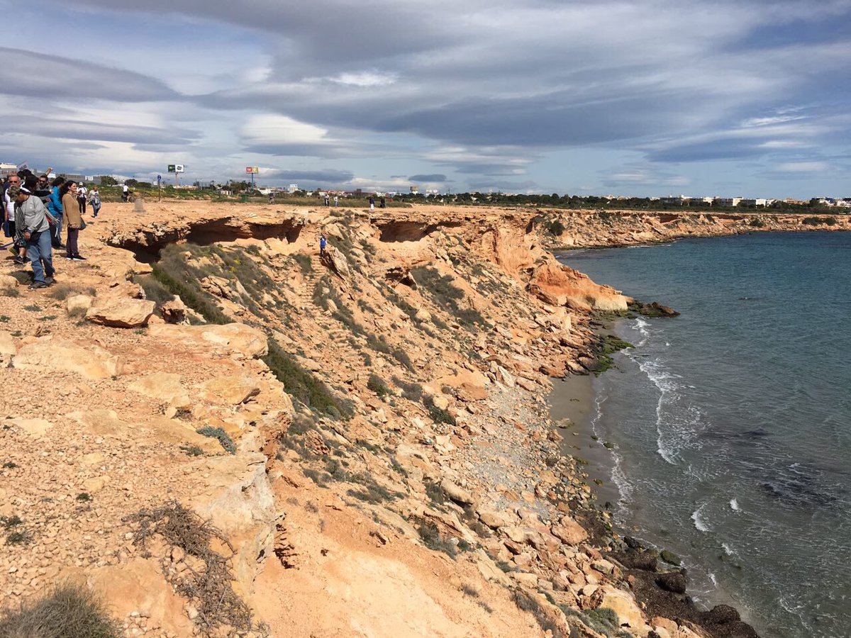 iniciativapv's tweet photo. Movilización ciudadana para mostrar apoyo ciudadano para proteger debidamente el último Km de playa virgen🏝🏖
#SOSCalaMosca #Orihuela https://t.co/DZ3gG0rx4B