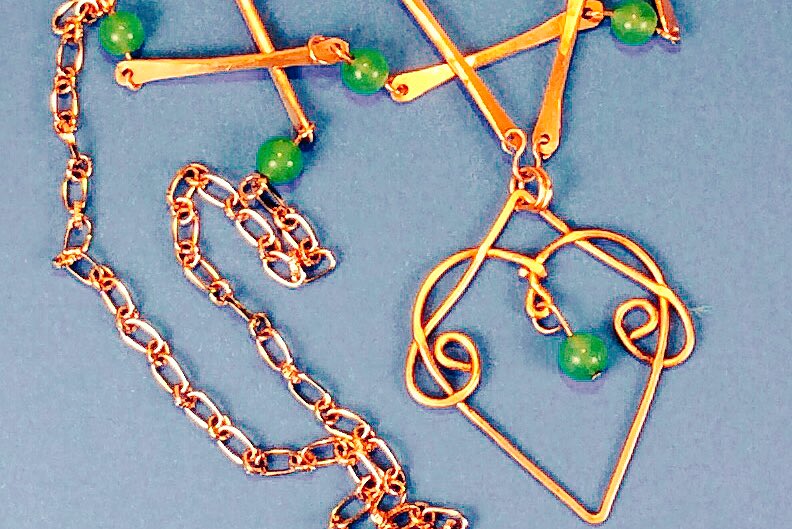 DannetteParker9's tweet photo. Copper Heart & Green Aventurine Link Necklace by BearBranches https://t.co/UZxN8aUGbb via @Etsy #handmadejewelry #copperhearts #wvmade https://t.co/RIM5utRKkO