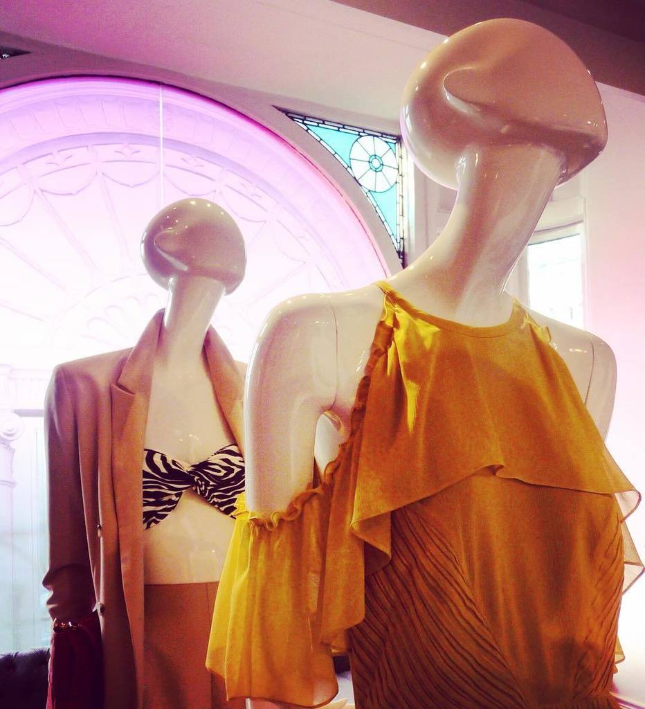 cathyocstylist's tweet photo. So much to love @oasisfashion #ss17 #beyoncedress #yellowdress #florals #trends https://t.co/zmVLNsTb0L