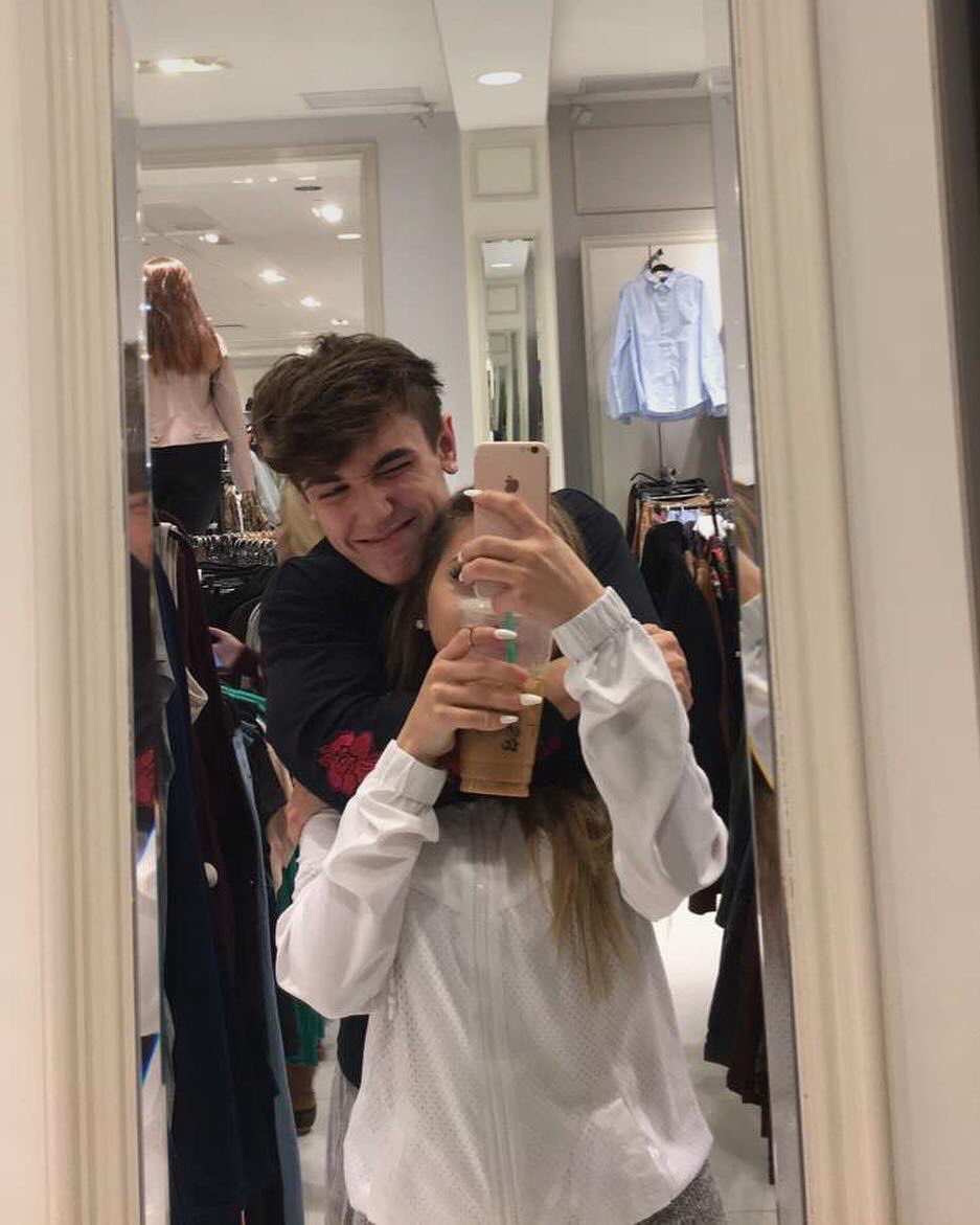 catalinaWTMS's tweet photo. Shopping 🤷🏼‍♀️ https://t.co/3CgGUxyqdK