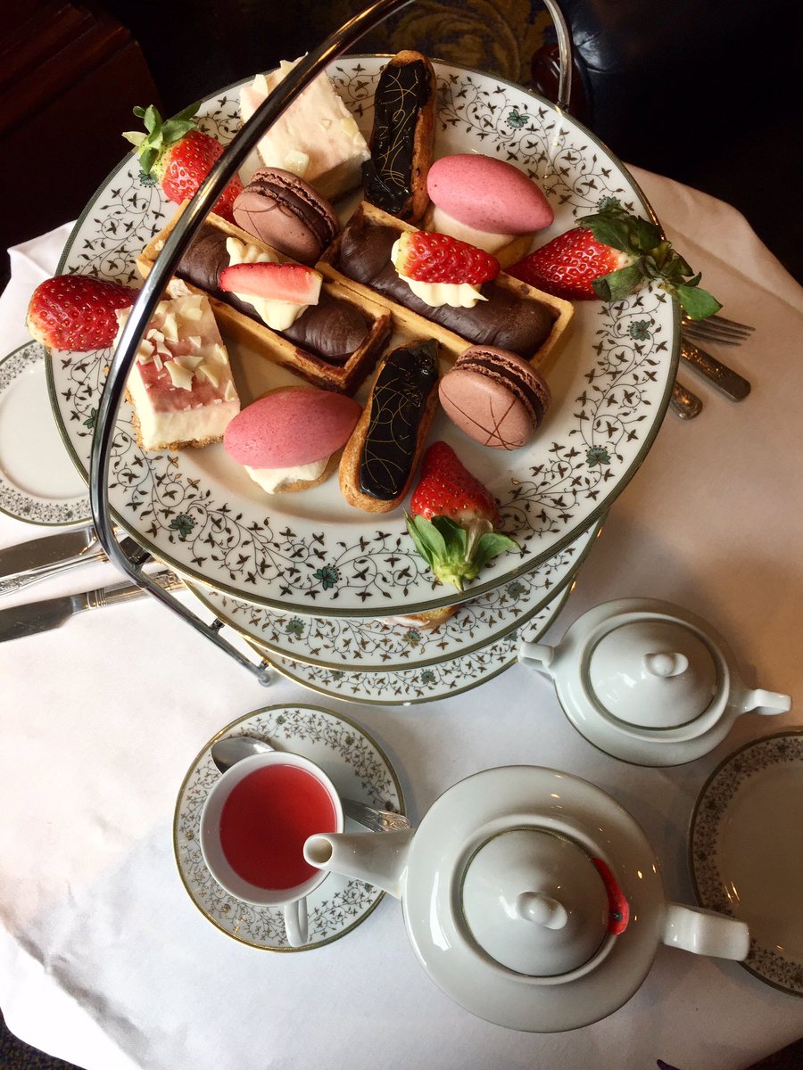 Nancydbrown's tweet photo. Afternoon Tea at President's Bar in Davenport Hotel @OCHdublin @VisitDublin ☘️#Ireland #travel @TourismIreland https://t.co/GIl6z5K3Ih