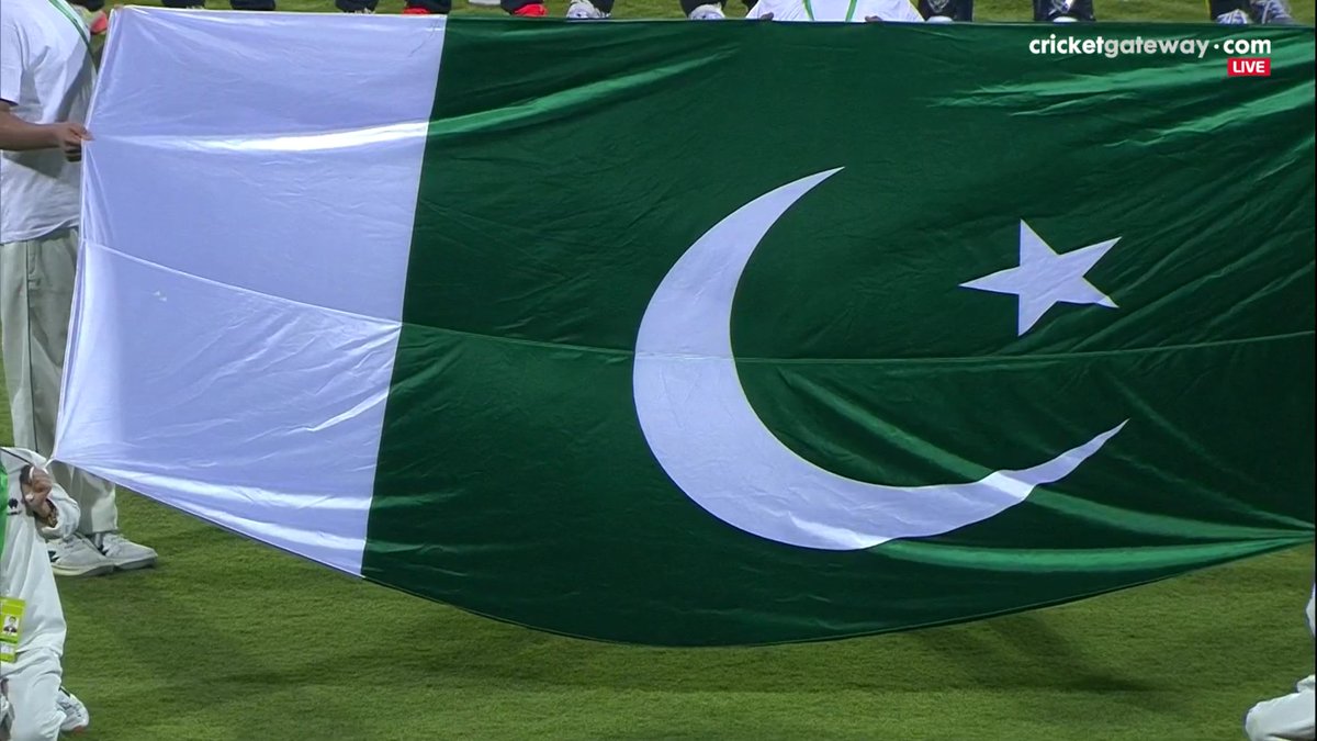 chhassan007's tweet image. Goose bumps During Pakistan National Anthem ❤ @thePSLt20 #lahorefinal #PslFinalLahore