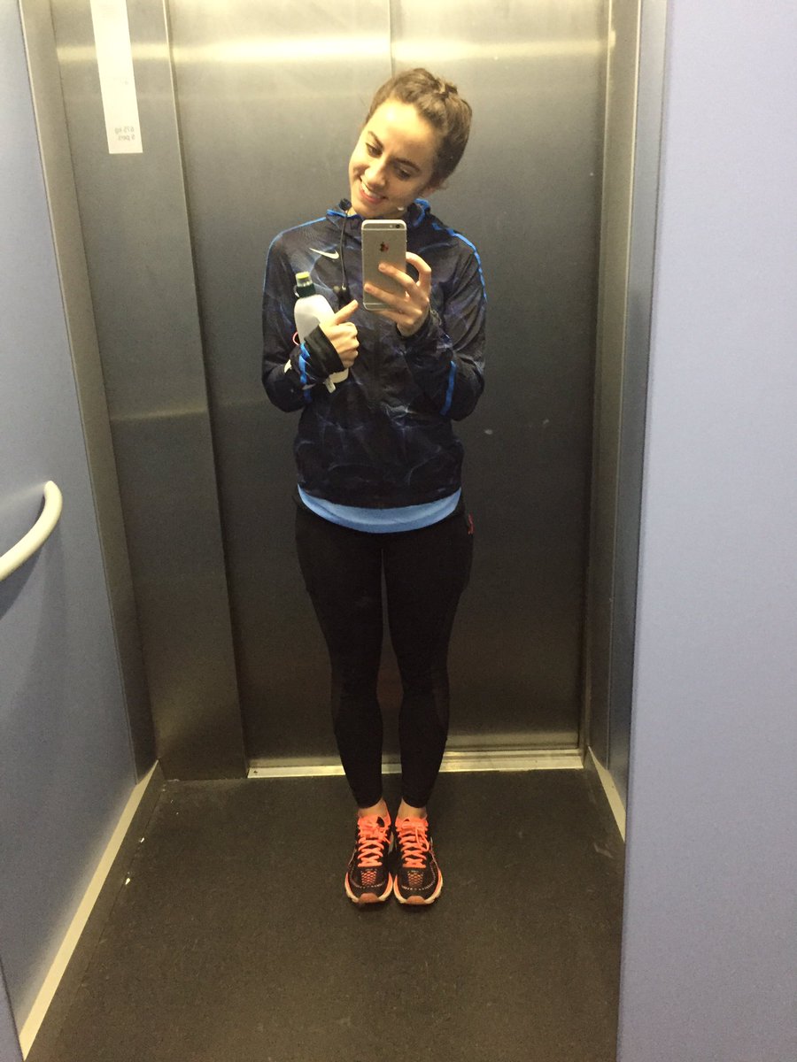 Nenfen's tweet photo. WEEK 10: Thank goodness for waterproofs 🏃🏽‍♀️🐳💦 13 miles today.

https://t.co/GF1zpUTRsX https://t.co/4g92olspFS