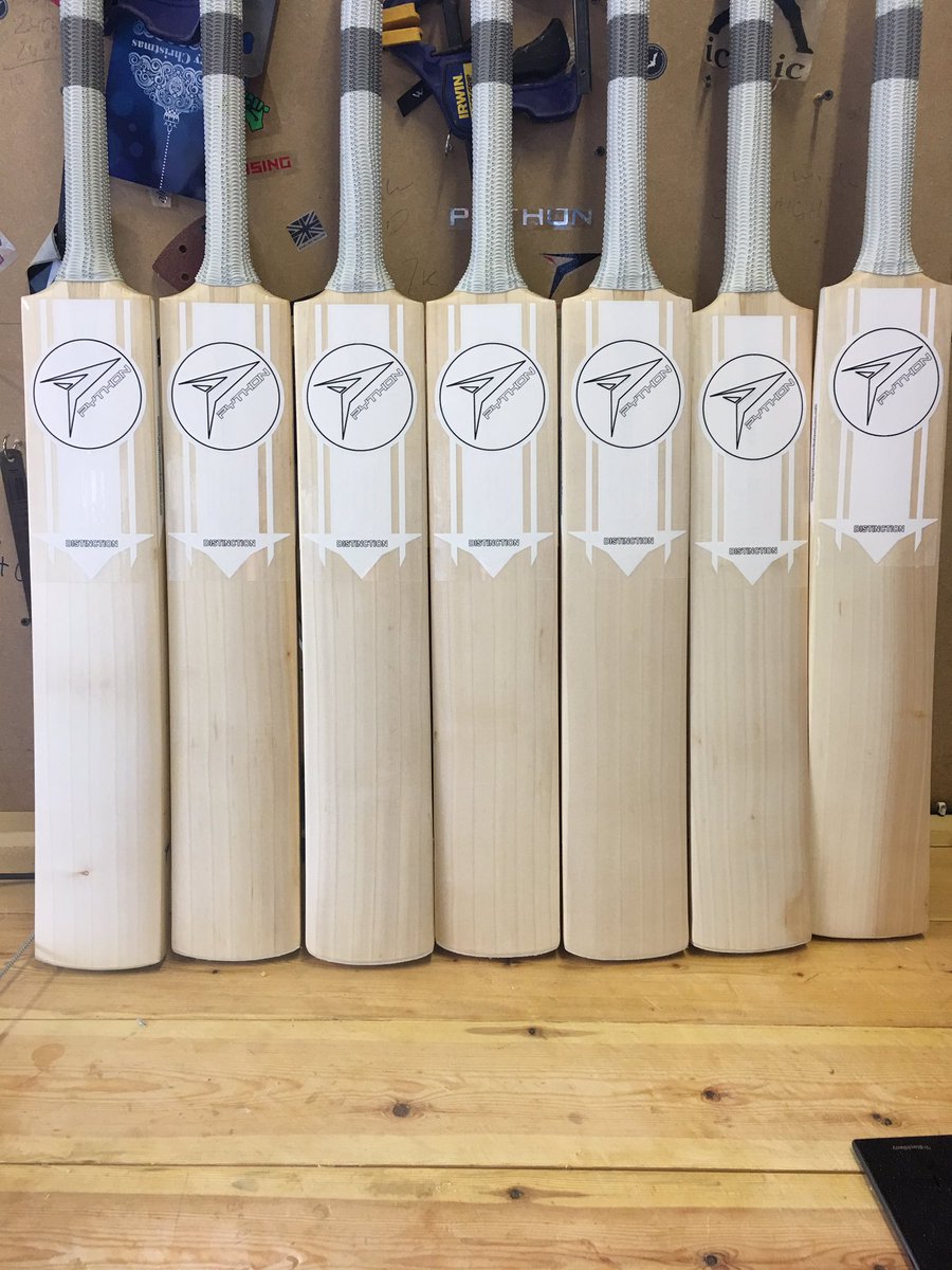 pythoncricket's tweet photo. Pre-season sale! These gun bats weighing 2.8 to 2.11 these were £175 now just £135 DM for more pictures. #TeamPython #PythonSale #RT https://t.co/dDzpjOPhw1