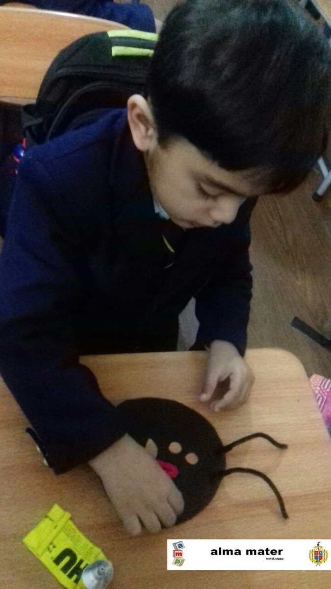 amschool80's tweet photo. Nursery students learning about creepy crawlies by making a spider finger puppet. https://t.co/zqVWFSCu2J