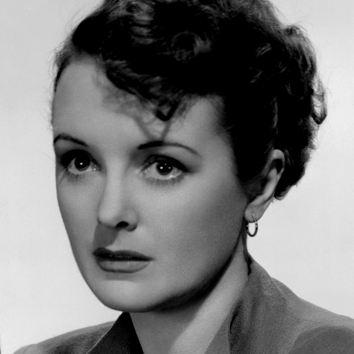 NoirAlley's tweet photo. RT if you agree with Eddie that Mary Astor is perfect in this. #NoirAlley #TheMalteseFalcon https://t.co/QFxU9ht3Dz