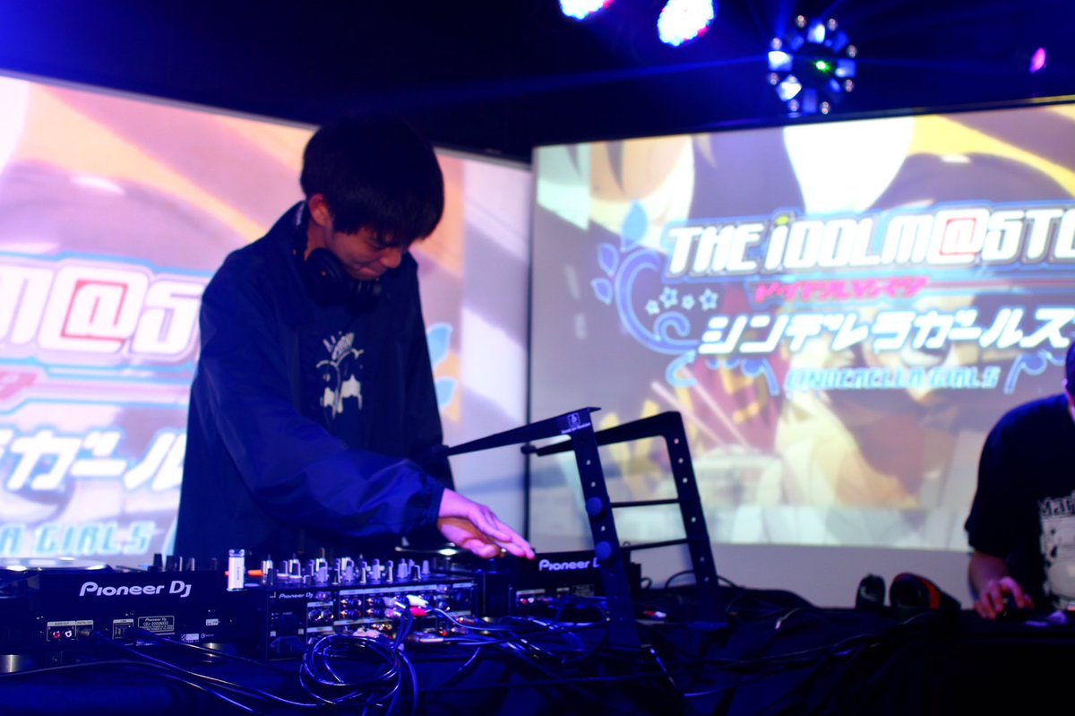 dioxxx_0204's tweet photo. もりくんのUSBにはキャラソンと田村ゆかりくらいしか入ってなくて、奇跡的に見つけたRadio Happyをかける僕 #MBD3 https://t.co/92xfJLRUs8
