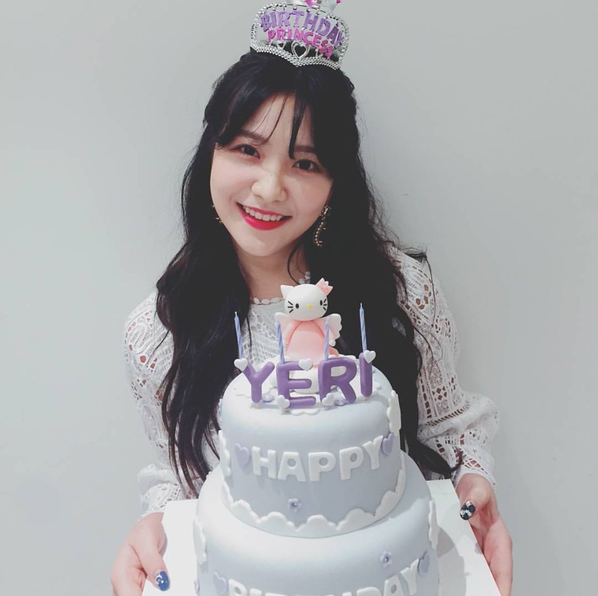 lowqkidols's tweet photo. yeri - red velvet  https://t.co/t3lSqPdgS6